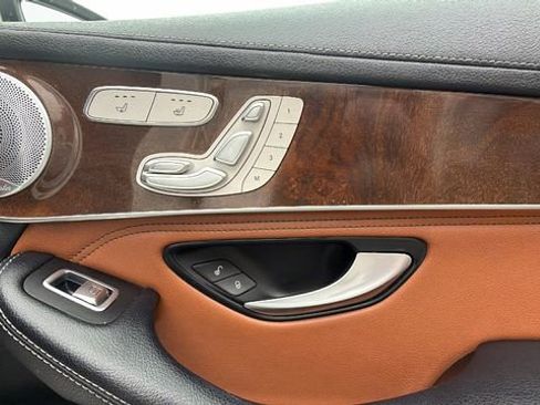 Used 2019 Mercedes-Benz GLC 350e 4MATIC image 22