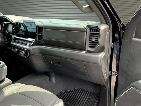 Used 2024 Chevrolet Silverado 1500 LT AWD/4WD image 18