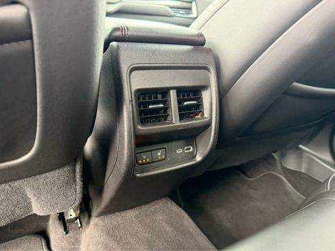 Used 2022 Cadillac XT4 Sport w/ Comfort Package AWD/4WD image 18