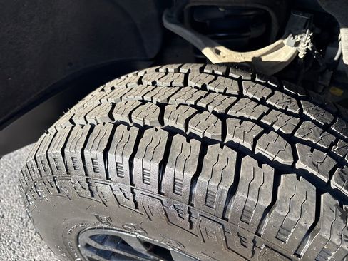 Certified 2023 GMC Sierra 1500 AT4X image 58