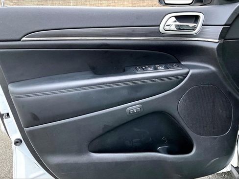 Certified 2022 Jeep Grand Cherokee Limited image 27