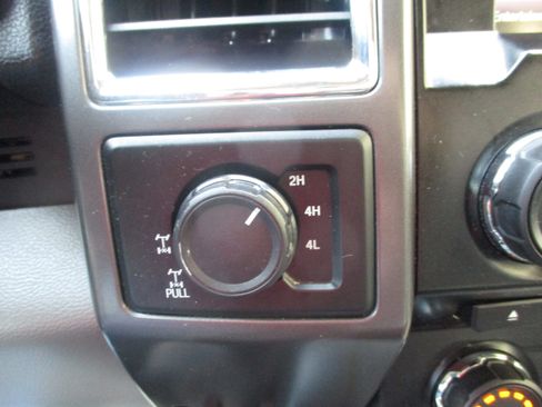 Used 2015 Ford F150 XLT w/ Equipment Group 302A Luxury image 19