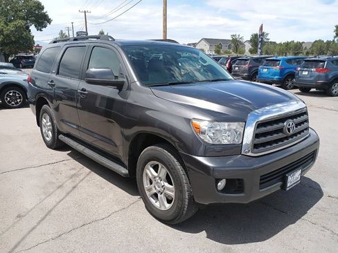 Used 2017 Toyota Sequoia SR5 w/ Premium Package AWD/4WD image 6