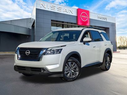 New 2025 Nissan Pathfinder SV