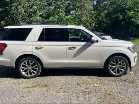 Used 2019 Ford Expedition Limited w/ Equipment Group 302A AWD/4WD image 3