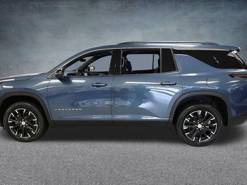 New 2026 Chevrolet Traverse LT w/ Sun and Wheel Package AWD/4WD image 3