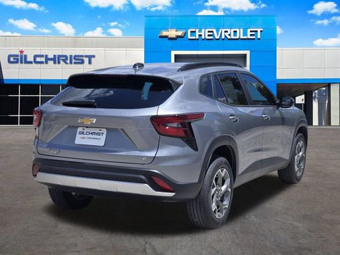 New 2026 Chevrolet Trax LT FWD image 8