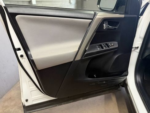 Used 2015 Toyota RAV4 XLE AWD/4WD image 13