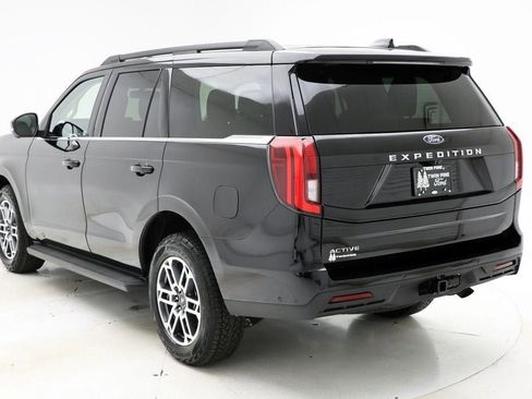 Used 2025 Ford Expedition Active image 7