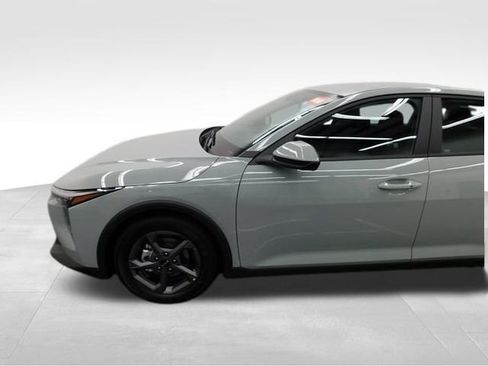 Used 2025 Kia K4 LXS image 16