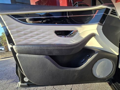 Used 2020 Bentley Flying Spur W12 image 29