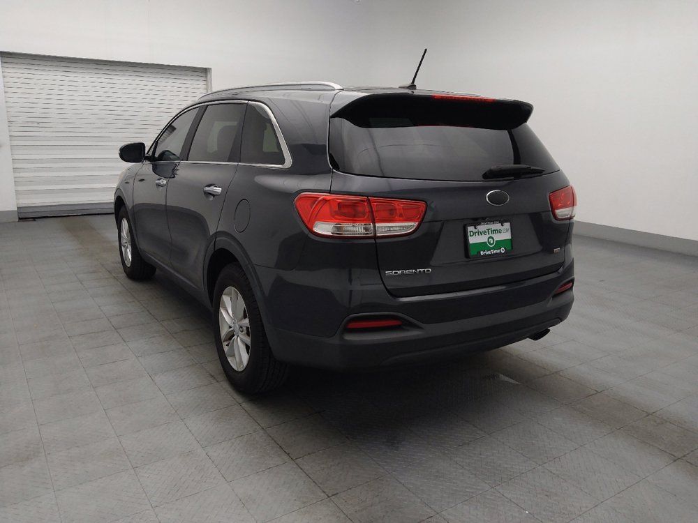 Used 2017 Kia Sorento FWD image 5