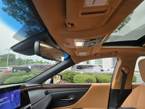 Certified 2024 Lexus ES 350 w/ Premium Package FWD image 18