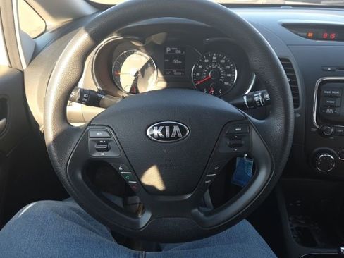 Used 2017 Kia Forte LX FWD image 29