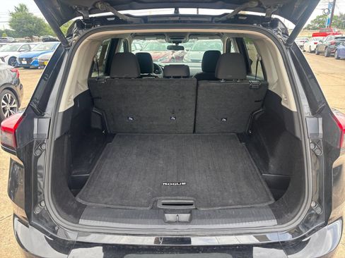Used 2025 Nissan Rogue SV FWD image 33