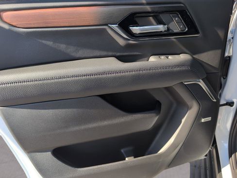 New 2026 GMC Yukon XL Denali w/ Sun & Power Step Package image 13