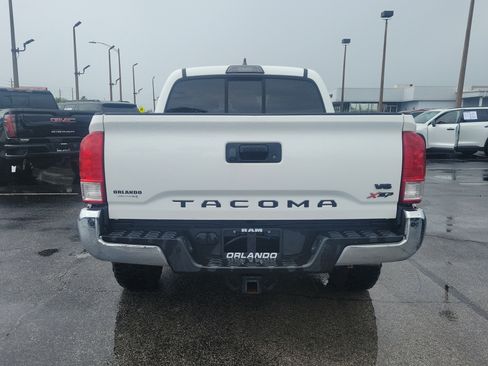 Used 2017 Toyota Tacoma SR5 w/ Tow Package image 6
