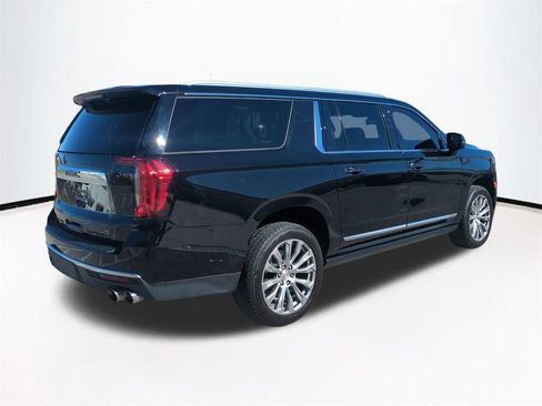 Used 2023 GMC Yukon XL Denali image 5