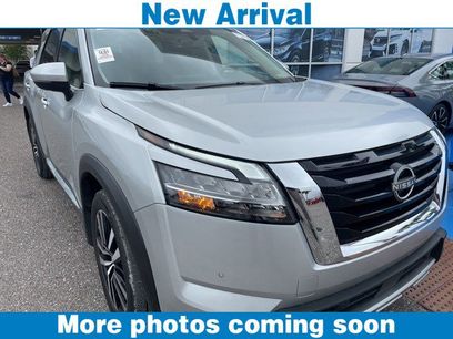Used 2024 Nissan Pathfinder Platinum w/ Cargo Package
