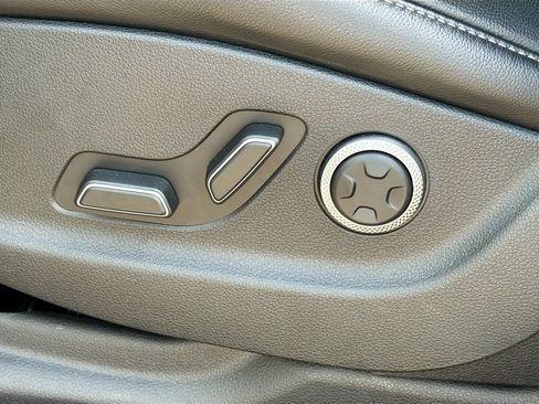 Used 2025 Genesis GV80 2.5T image 25