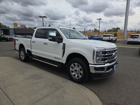 New 2026 Ford F250 Lariat w/ Chrome Package image 7