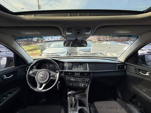 Used 2018 Kia Optima S w/ Panoramic Sunroof Package image 15