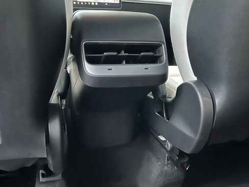 Used 2021 Tesla Model Y Performance image 7