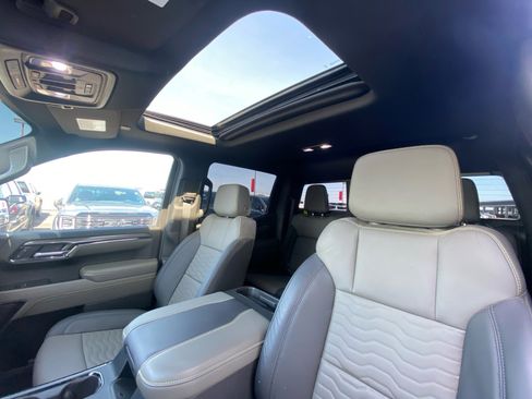 Used 2024 Chevrolet Silverado 1500 ZR2 w/ Technology Package image 19