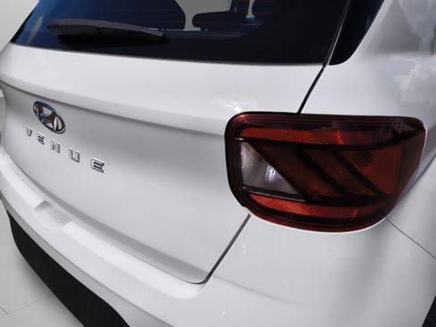 Used 2024 Hyundai Venue SEL FWD image 34