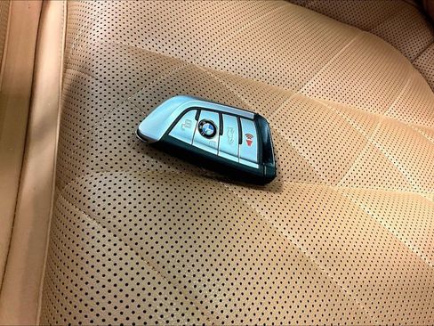 Used 2023 BMW X5 xDrive40i w/ Parking Assistance Package image 10