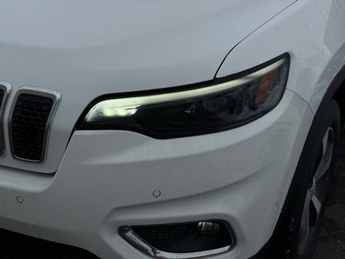 Certified 2022 Jeep Cherokee Limited image 3