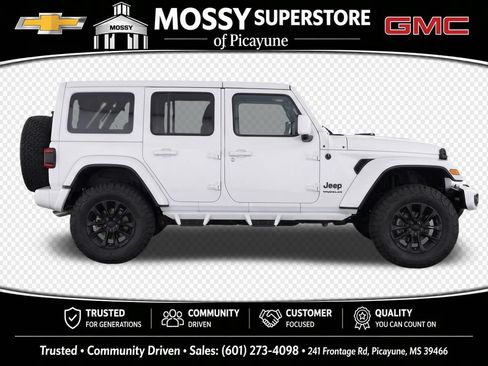 Used 2023 Jeep Wrangler Unlimited Sahara AWD/4WD image 10