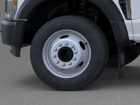 New 2025 Ford F550 2WD Regular Cab Super Duty image 19