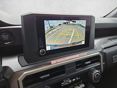 Used 2025 Toyota Tacoma SR5 AWD/4WD image 14