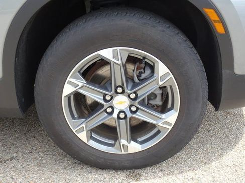 Used 2024 Chevrolet Blazer LT w/ Convenience Package FWD image 27