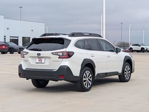 Certified 2025 Subaru Outback Premium image 5