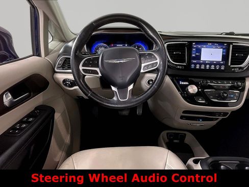 Used 2018 Chrysler Pacifica Touring-L Plus w/ Advanced Safetytec Group FWD image 8