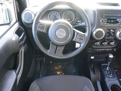 Certified 2016 Jeep Wrangler Unlimited Sahara image 19