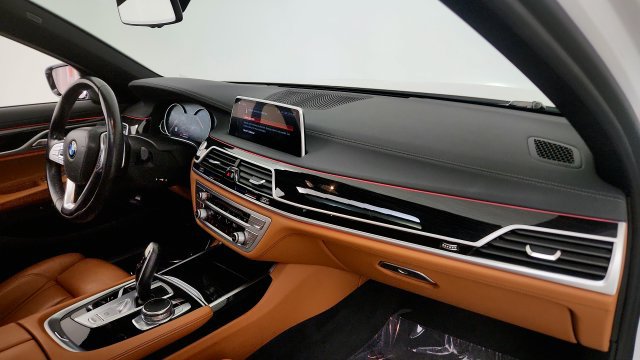 Used 2019 BMW 740i w/ M Sport Package RWD image 33