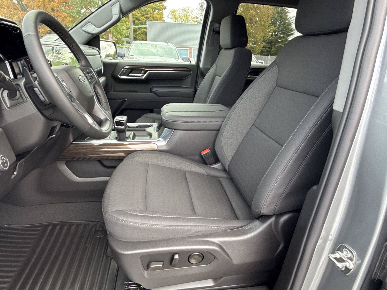 New 2026 Chevrolet Silverado 1500 RST AWD/4WD image 13