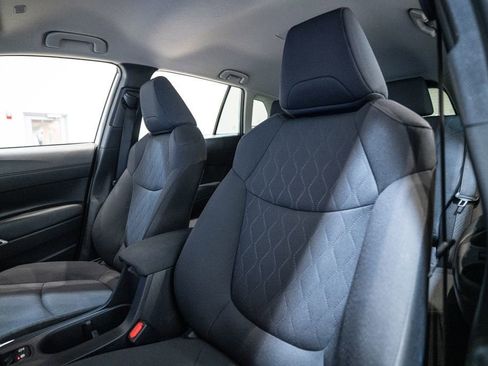 Certified 2025 Toyota Corolla Cross LE image 6