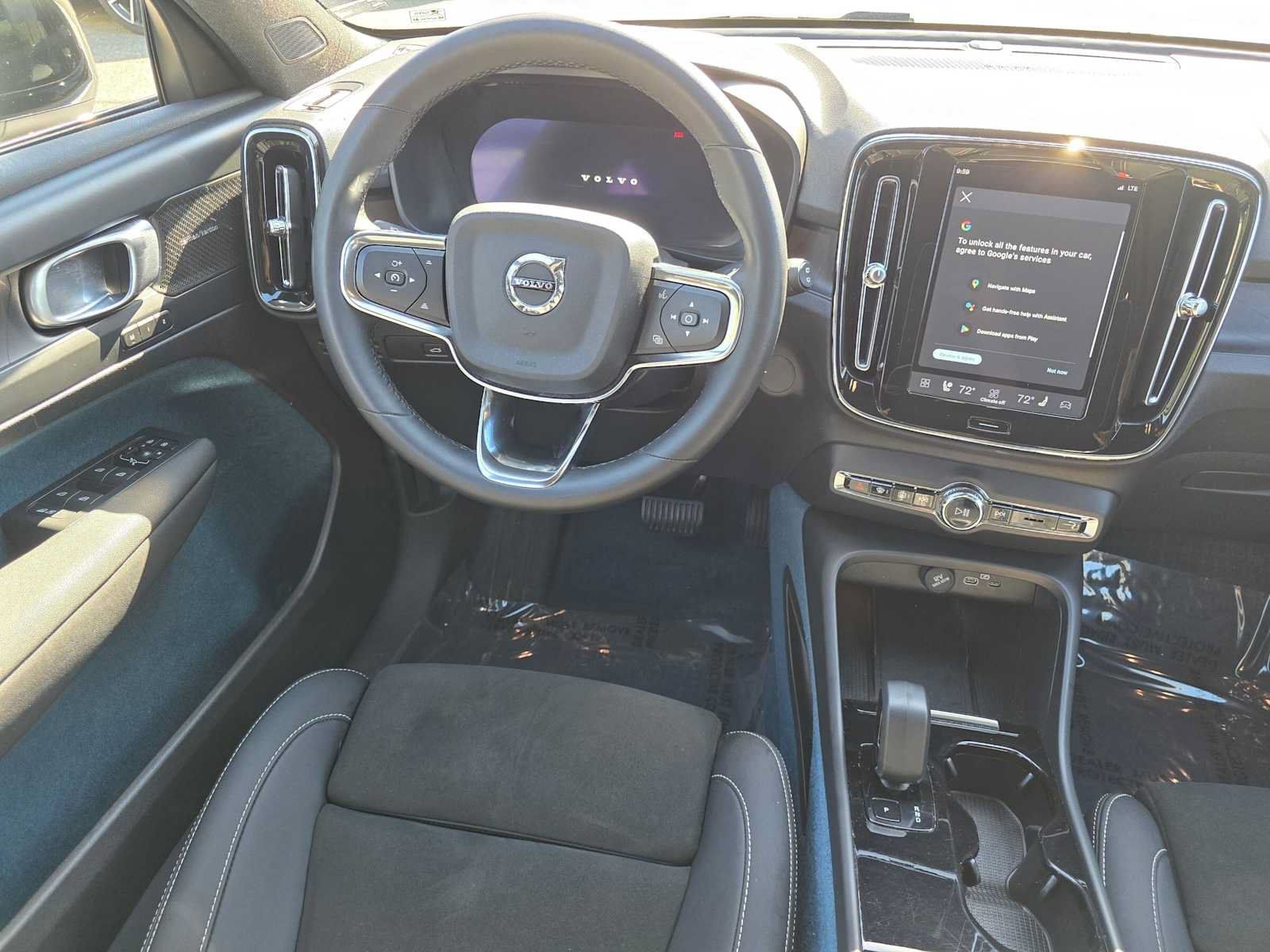 Certified 2023 Volvo XC40 Recharge Ultimate w/ Protection Package Premier AWD/4WD image 17