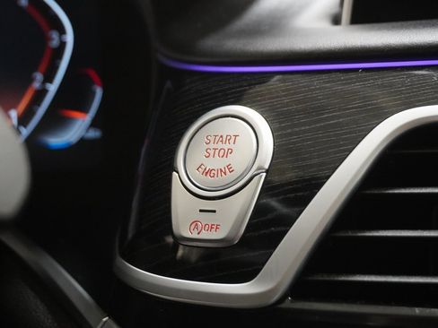 Used 2021 BMW 750i xDrive w/ Executive Package image 24