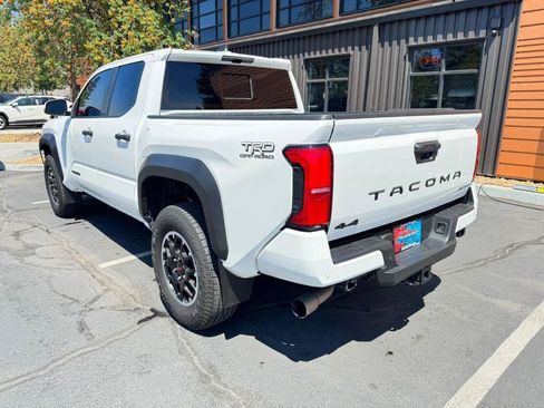 Used 2024 Toyota Tacoma TRD Off-Road w/ TRD Off Road Upgrade Package AWD/4WD image 3