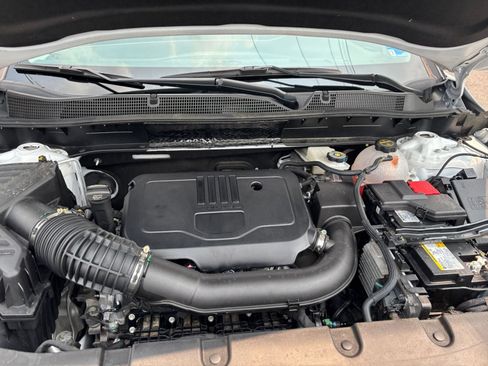 Used 2025 Chevrolet Blazer LT FWD image 32