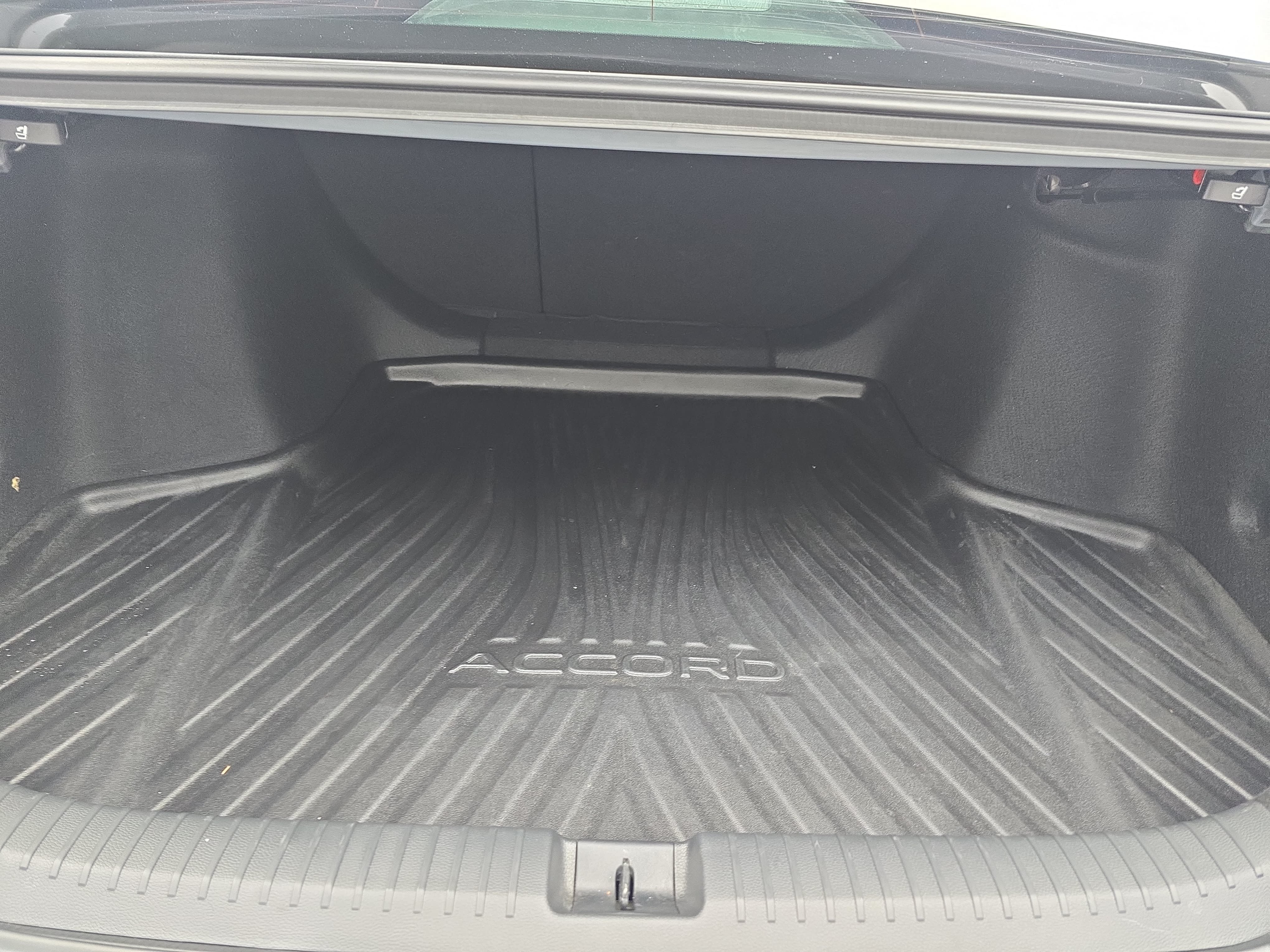 Used 2024 Honda Accord Sport image 12