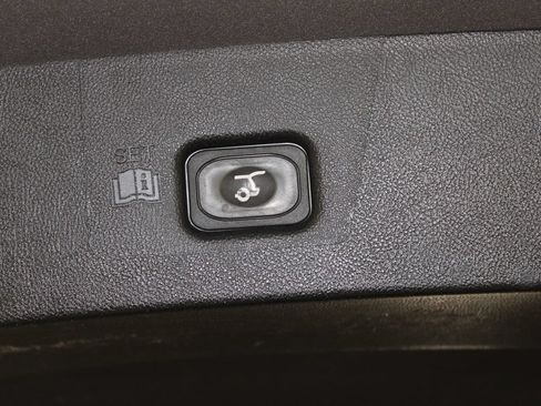 Used 2022 Lincoln Nautilus Reserve FWD image 16