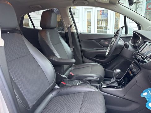 Certified 2022 Buick Encore Preferred w/ Safety Package image 41