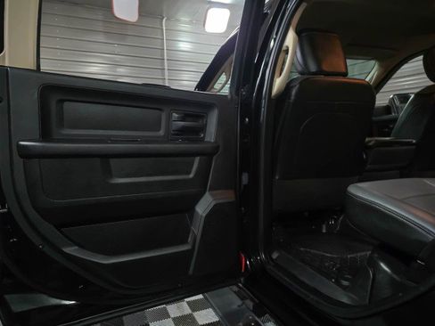 Used 2020 RAM 2500 Tradesman w/ Chrome Appearance Group image 32