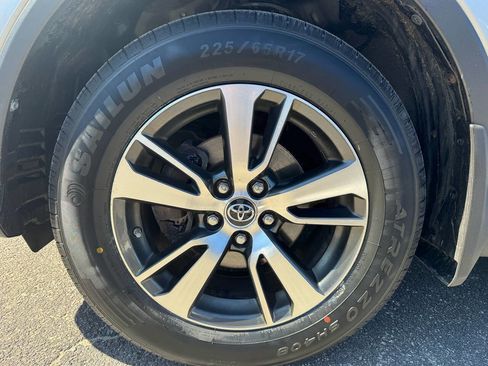 Used 2018 Toyota RAV4 XLE image 18